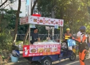 深圳机器人上街劝导乱摆卖