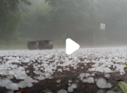 杭州40℃高温中突降冰雹